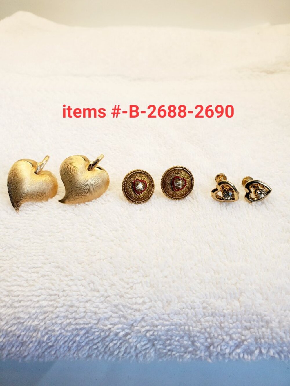 3 Pair of Vintage Gold tone screw on Earrings, items # B-2688-2690,. wt. 20grams